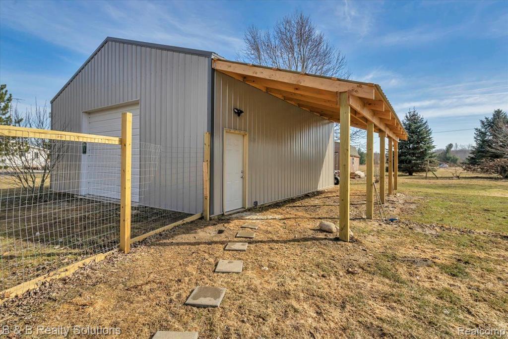 14749 Imlay City Road Capac, MI 48014 - Photo 32 of 39