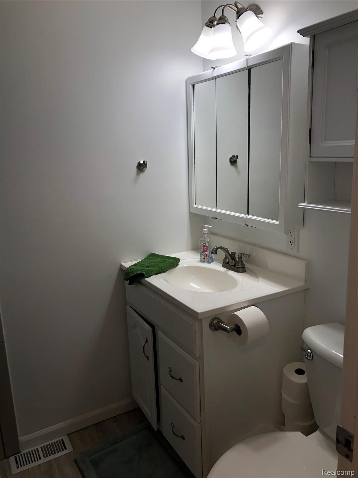 7018 Wilson Road Montrose, MI 48457 - Photo 14 of 24 Master bath