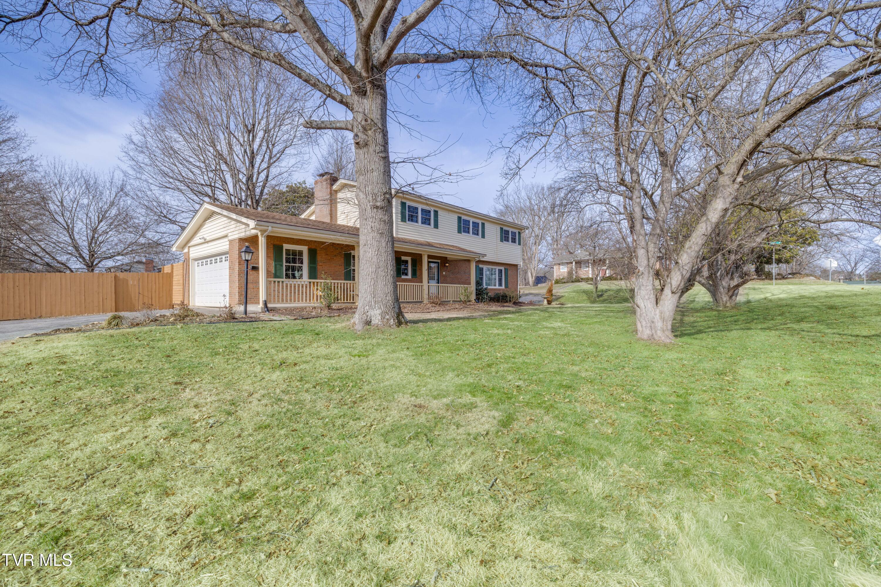 2405 Rambling Road Johnson City, TN 37604 - Photo 2 of 65 002