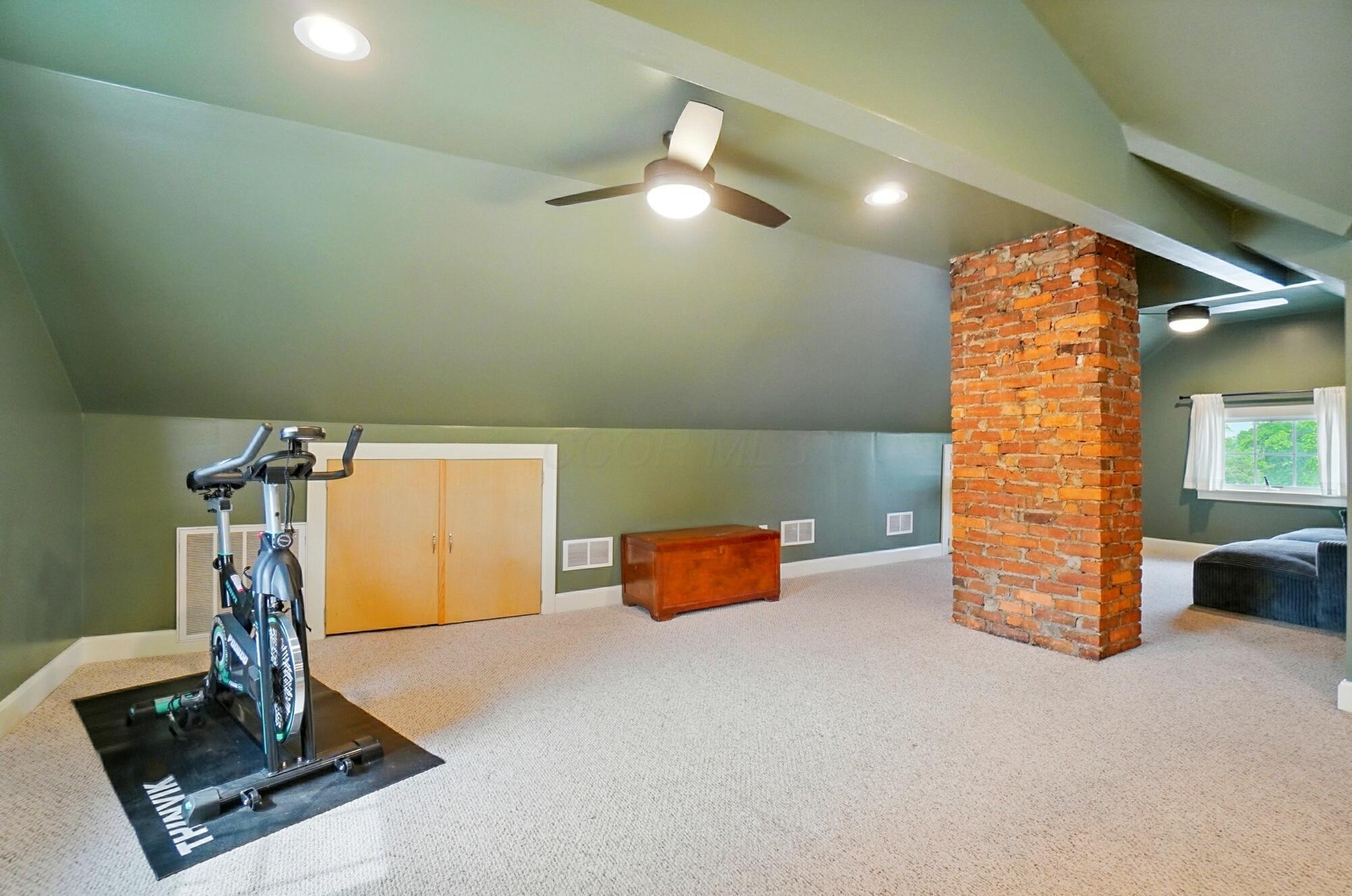 188 Chatham Road Columbus, OH 43214 - Photo 47 of 61 HUGE 3RD FLOOR SPACE