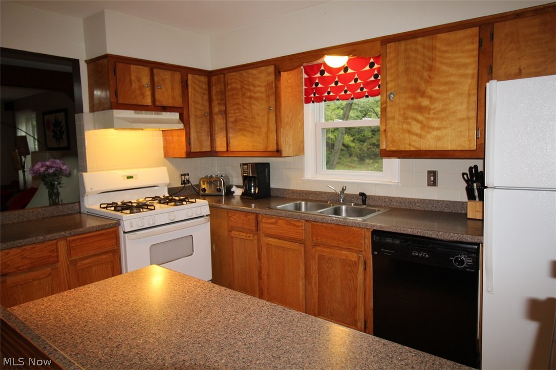 5779 Rhodes Road Kent, OH 44240 - Photo 6 of 22 Gallery Image 6