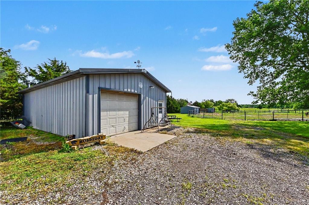 1301 West 8th Street Edgerton, KS 66021 - Photo 12 of 38