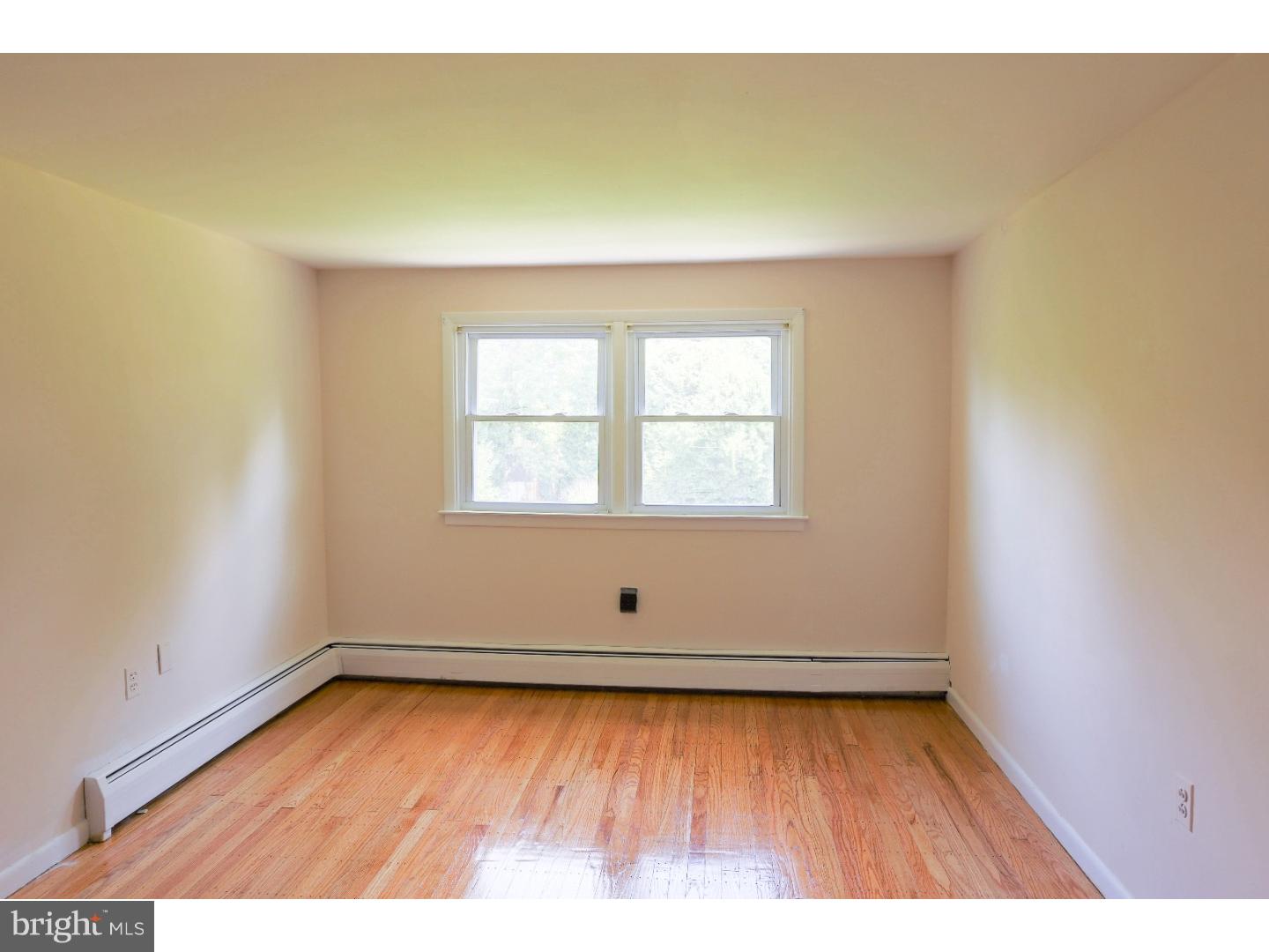 655 Lily Road Warminster, PA 18974 - Photo 11 of 21 Gallery Image 11