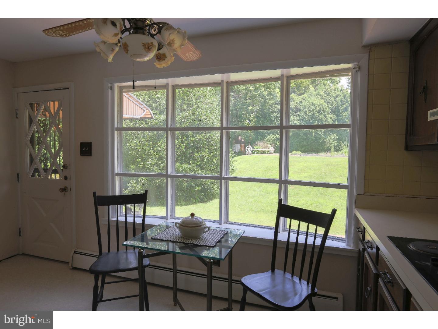 655 Lily Road Warminster, PA 18974 - Photo 6 of 21 Gallery Image 6
