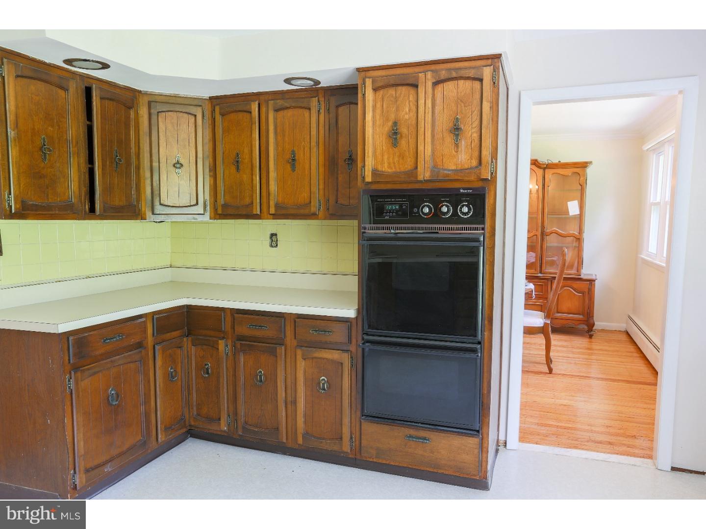 655 Lily Road Warminster, PA 18974 - Photo 7 of 21 Gallery Image 7