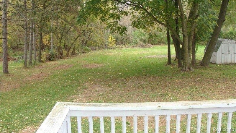 51840 Romeo Plank Road Macomb, MI 48042 - Photo 8 of 11 backyard