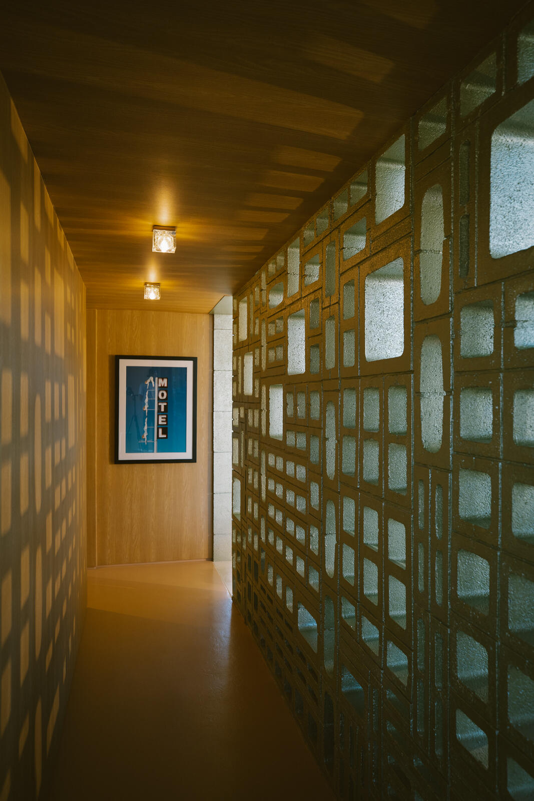38850 Kelly Lane Rancho Mirage, CA 92270 - Photo 22 of 31 a view of a hallway