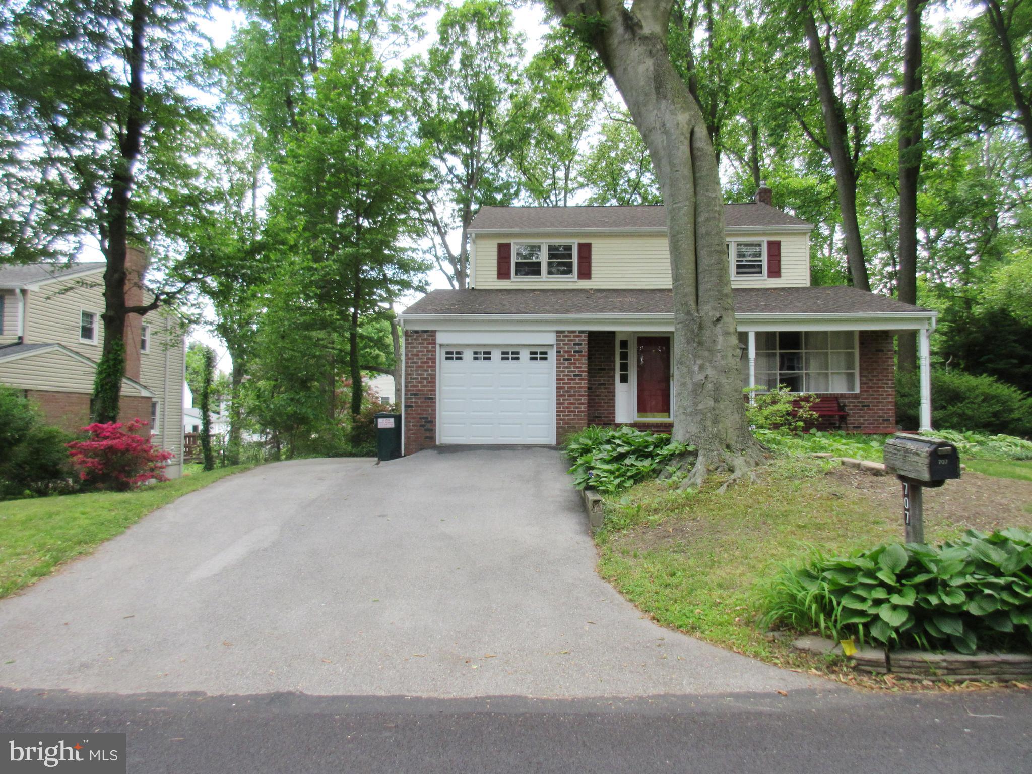 707 Devon Lane Wallingford, PA 19086 - Photo 4 of 89 Gallery Image 4