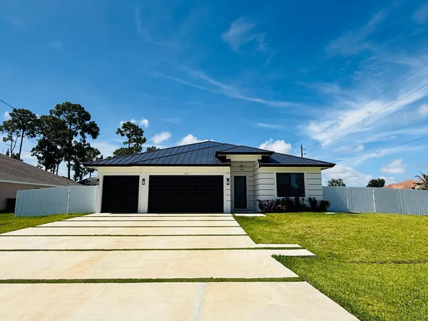 $3,300 | 1701 Southwest Cannon Avenue, Port St. Lucie, FL 34953