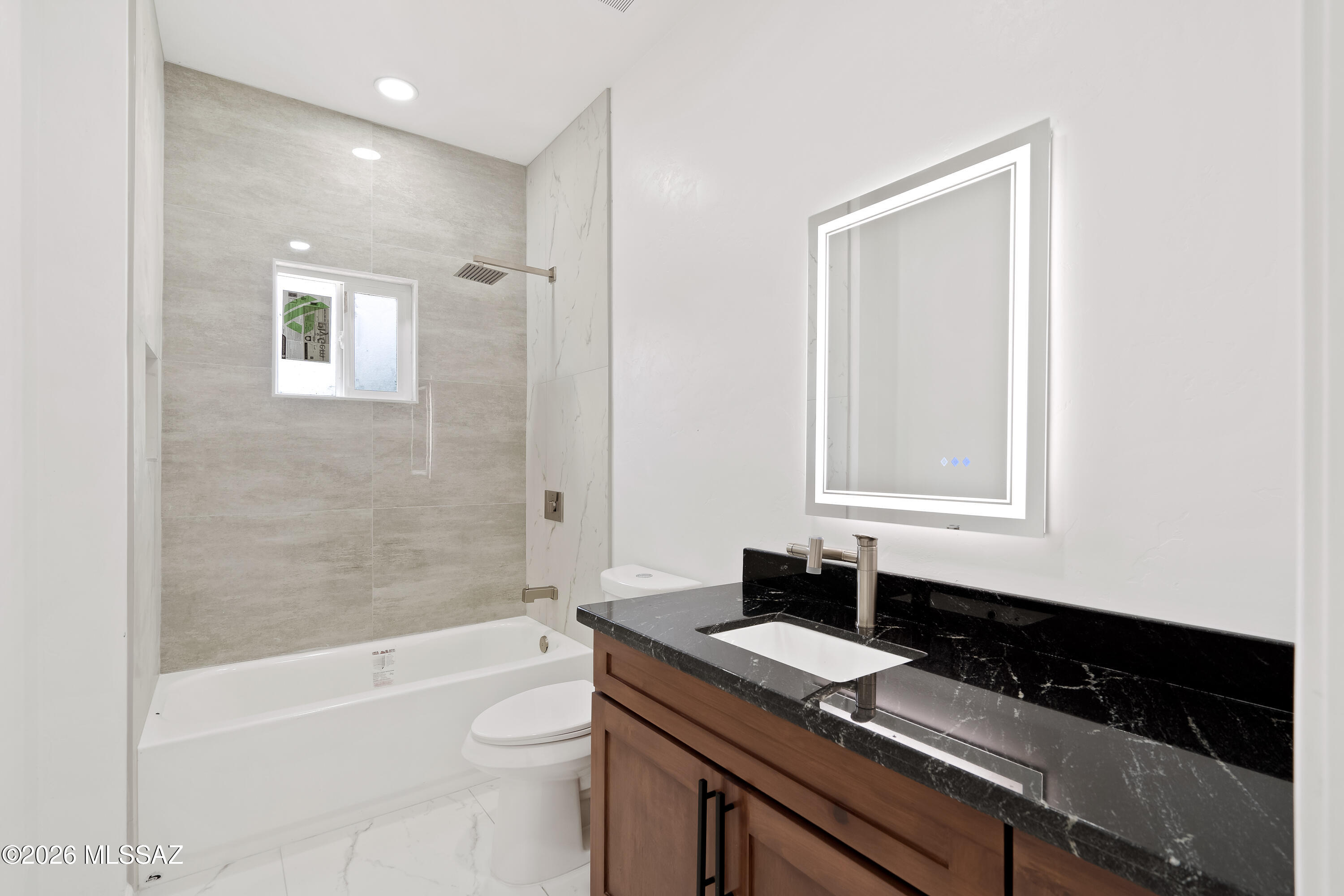1708 Camino Rivera Rio Rico, AZ 85648 - Photo 23 of 29 2 Interiors-19