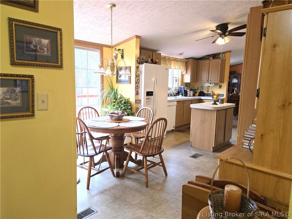 1533 Waverly Road Jeffersonville, IN 47130 - Photo 3 of 36 Gallery Image 3