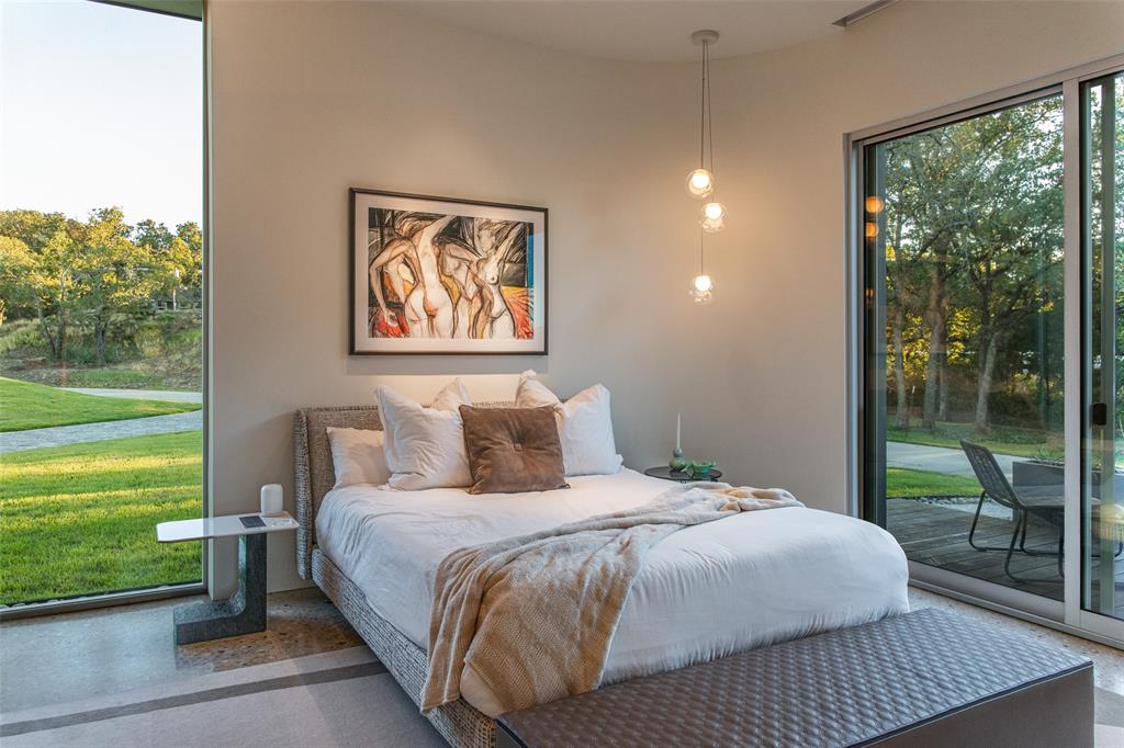 2900 West Kimball Road Grapevine, TX 76051 - Photo 21 of 35 a bedroom with a bed and a large window