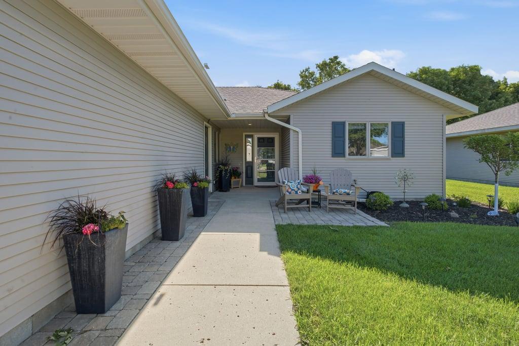 2607 9th Street Southwest Willmar, MN 56201 - Photo 3 of 26