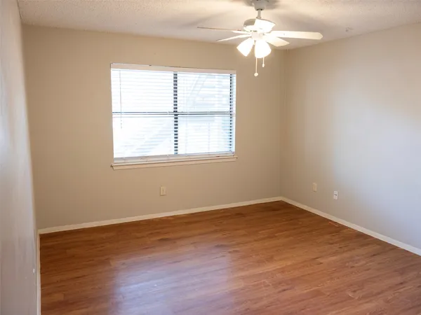 $1,050 | 1903 West Loop, Unit B, Austin, TX 78758