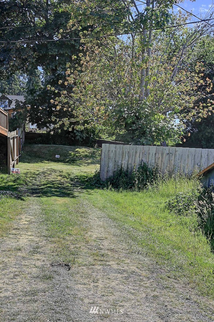 983 High Road Camano Island, WA 98282 - Photo 17 of 18 Gallery Image 17