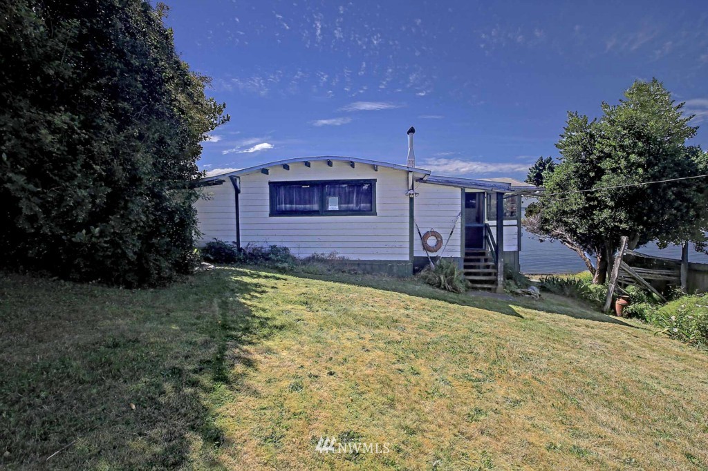 983 High Road Camano Island, WA 98282 - Photo 3 of 18 Gallery Image 3