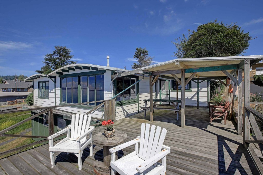 983 High Road Camano Island, WA 98282 - Photo 4 of 18 Gallery Image 4