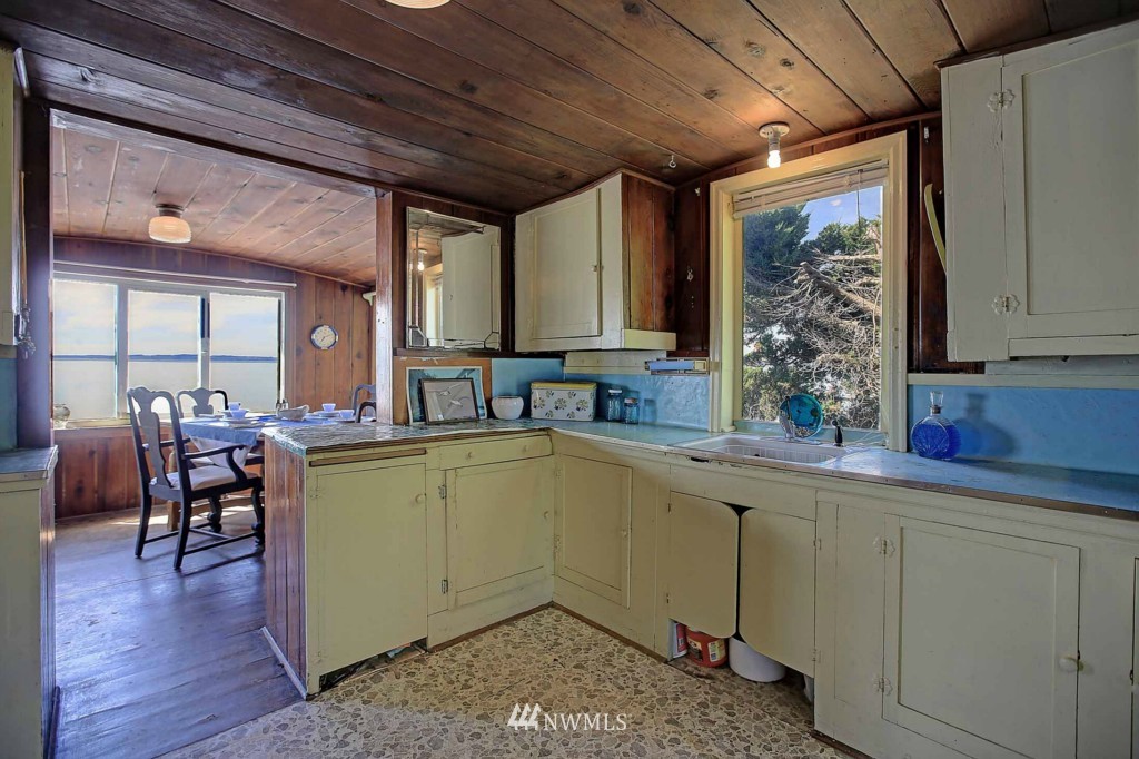983 High Road Camano Island, WA 98282 - Photo 8 of 18 Gallery Image 8