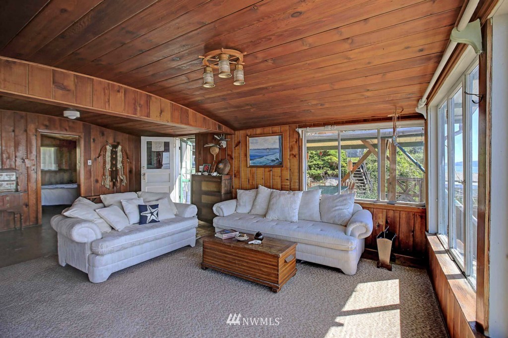 983 High Road Camano Island, WA 98282 - Photo 10 of 18 Gallery Image 10