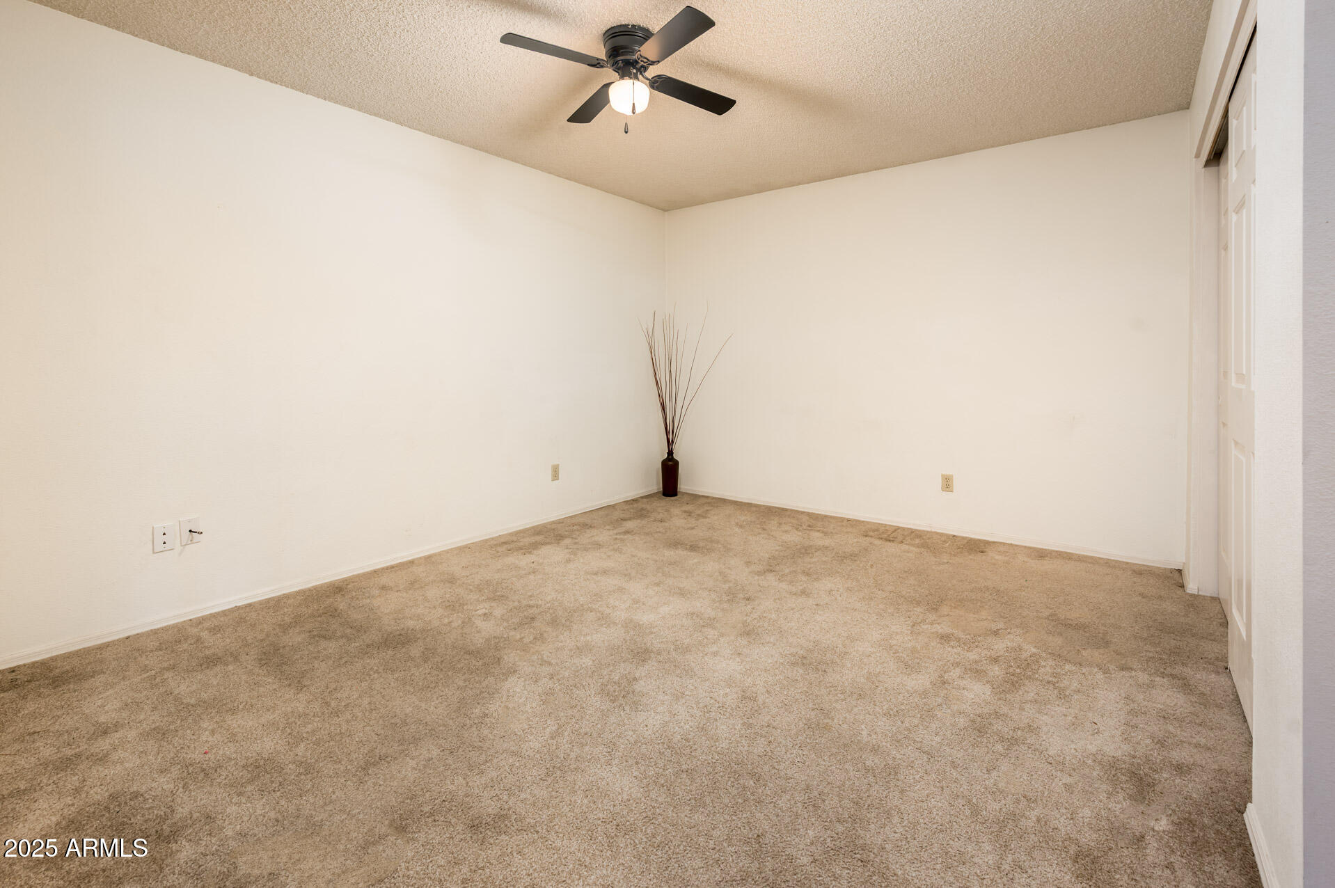 538 South 76th Place Mesa, AZ 85208 - Photo 18 of 50 an empty room