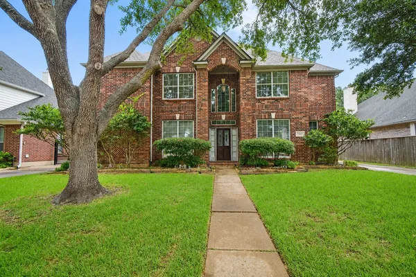 $2,700 | 7207 Emerald Glen Drive, Sugar Land, TX 77479