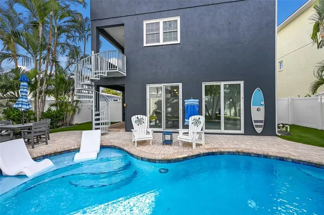 $2,995,000 | 159 Crescent Drive, Anna Maria, FL 34216