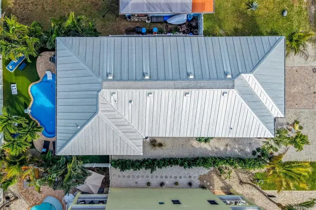 $2,995,000 | 159 Crescent Drive, Anna Maria, FL 34216