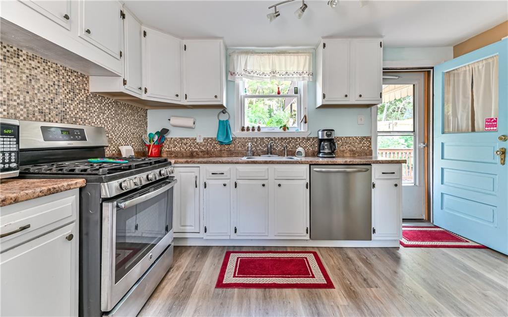 128 Kaylor Road Pittsburgh, PA 15237 - Photo 14 of 25 Updated appliances, countertop, backsplash & flooring