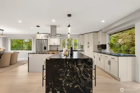 $1,599,998 | 13720 94th Avenue Northeast, Kirkland, WA 98034