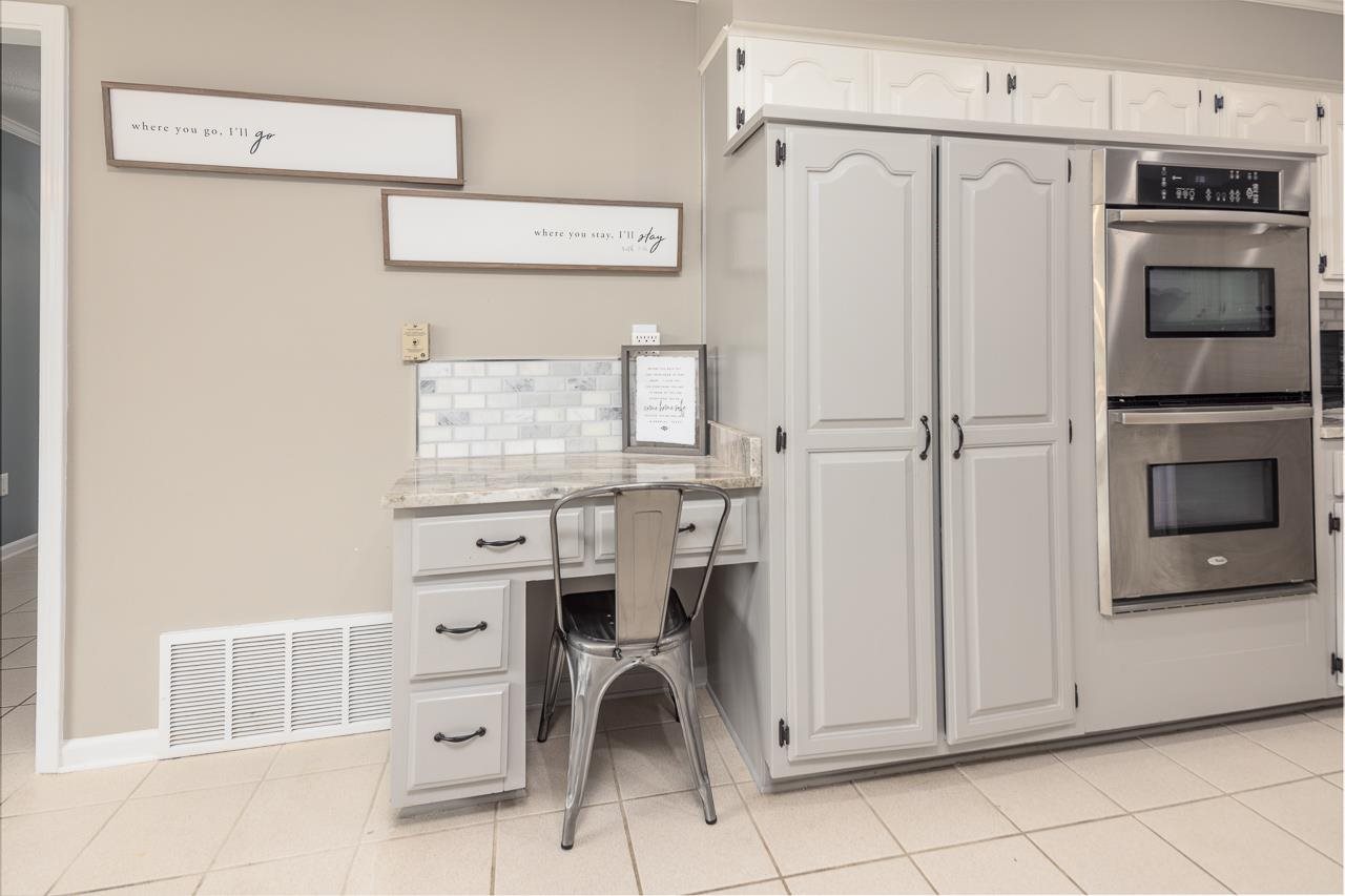 8461 Craven Road Bartlett, TN 38002 - Photo 8 of 25 Built in work space