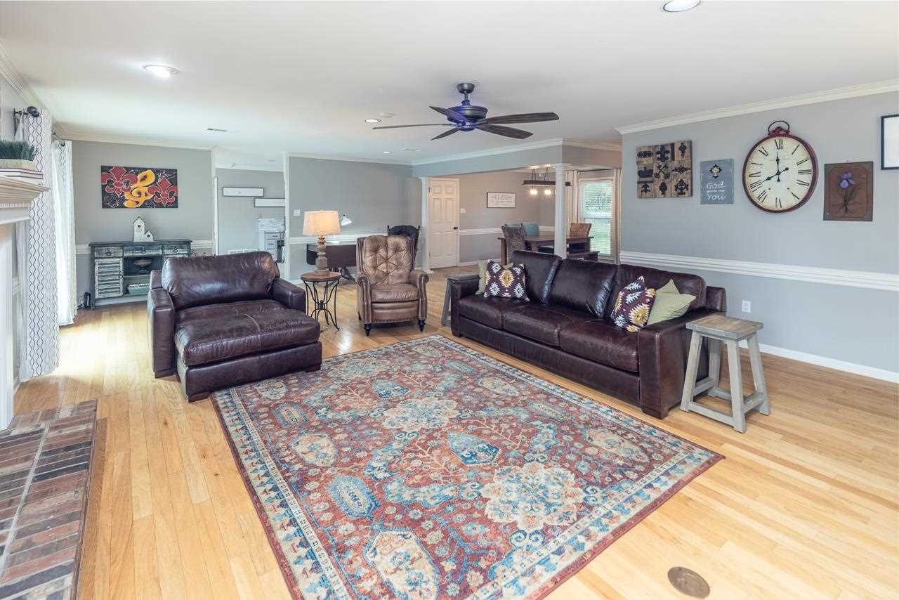 8461 Craven Road Bartlett, TN 38002 - Photo 10 of 25 Beautiful floors in great room
