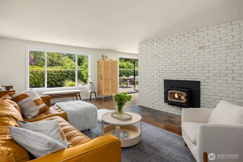 $948,000 | 10430 Northeast Cascade Street, Bainbridge Island, WA 98110