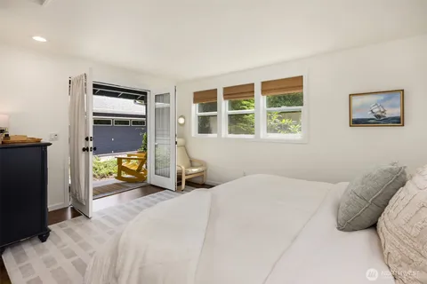 $948,000 | 10430 Northeast Cascade Street, Bainbridge Island, WA 98110