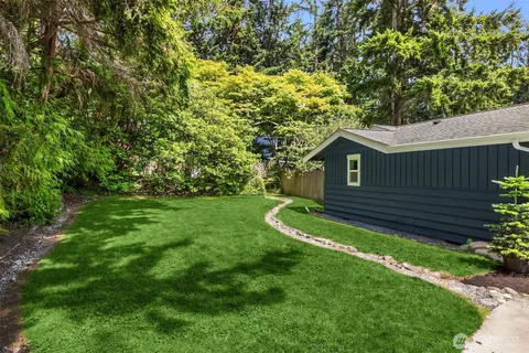 $948,000 | 10430 Northeast Cascade Street, Bainbridge Island, WA 98110