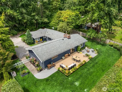 $948,000 | 10430 Northeast Cascade Street, Bainbridge Island, WA 98110