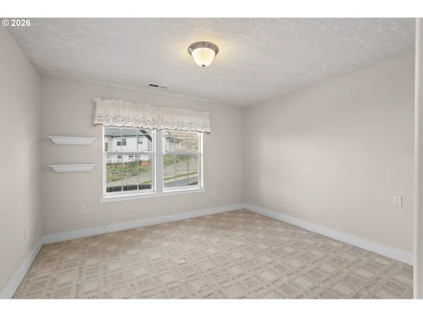 $425,000 | 810 North Main Street, Pendleton, OR 97801