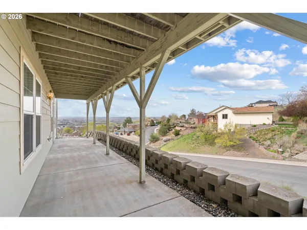 $425,000 | 810 North Main Street, Pendleton, OR 97801