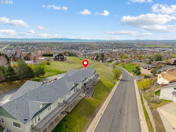 $425,000 | 810 North Main Street, Pendleton, OR 97801