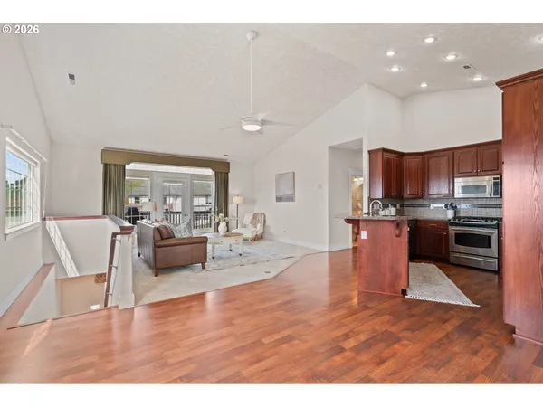 $425,000 | 810 North Main Street, Pendleton, OR 97801