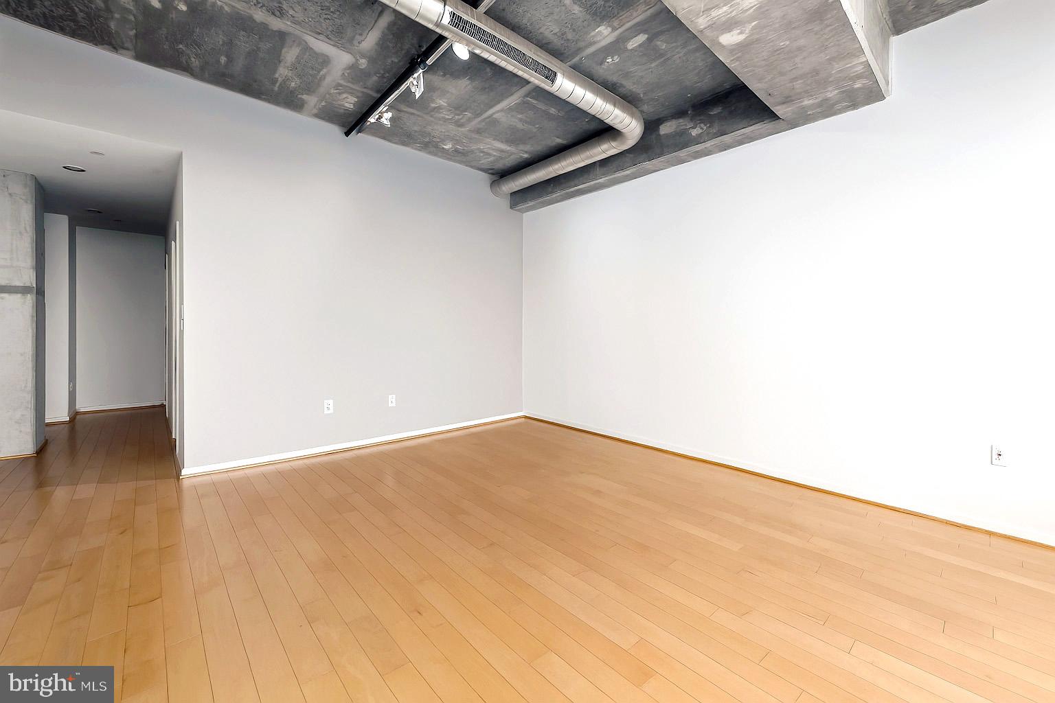 1200 Steuart Street, Unit 912 Baltimore, MD 21230 - Photo 12 of 45 Primary suite with room to relax