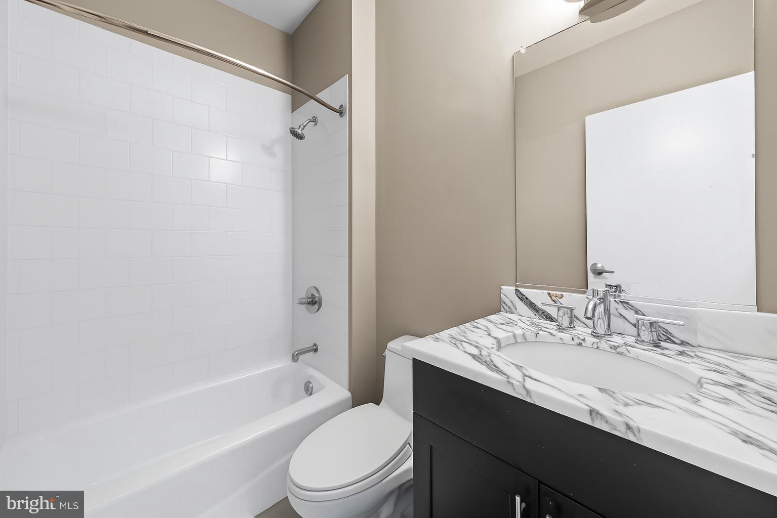 1200 Steuart Street, Unit 912 Baltimore, MD 21230 - Photo 18 of 45 Second suite features full private bath