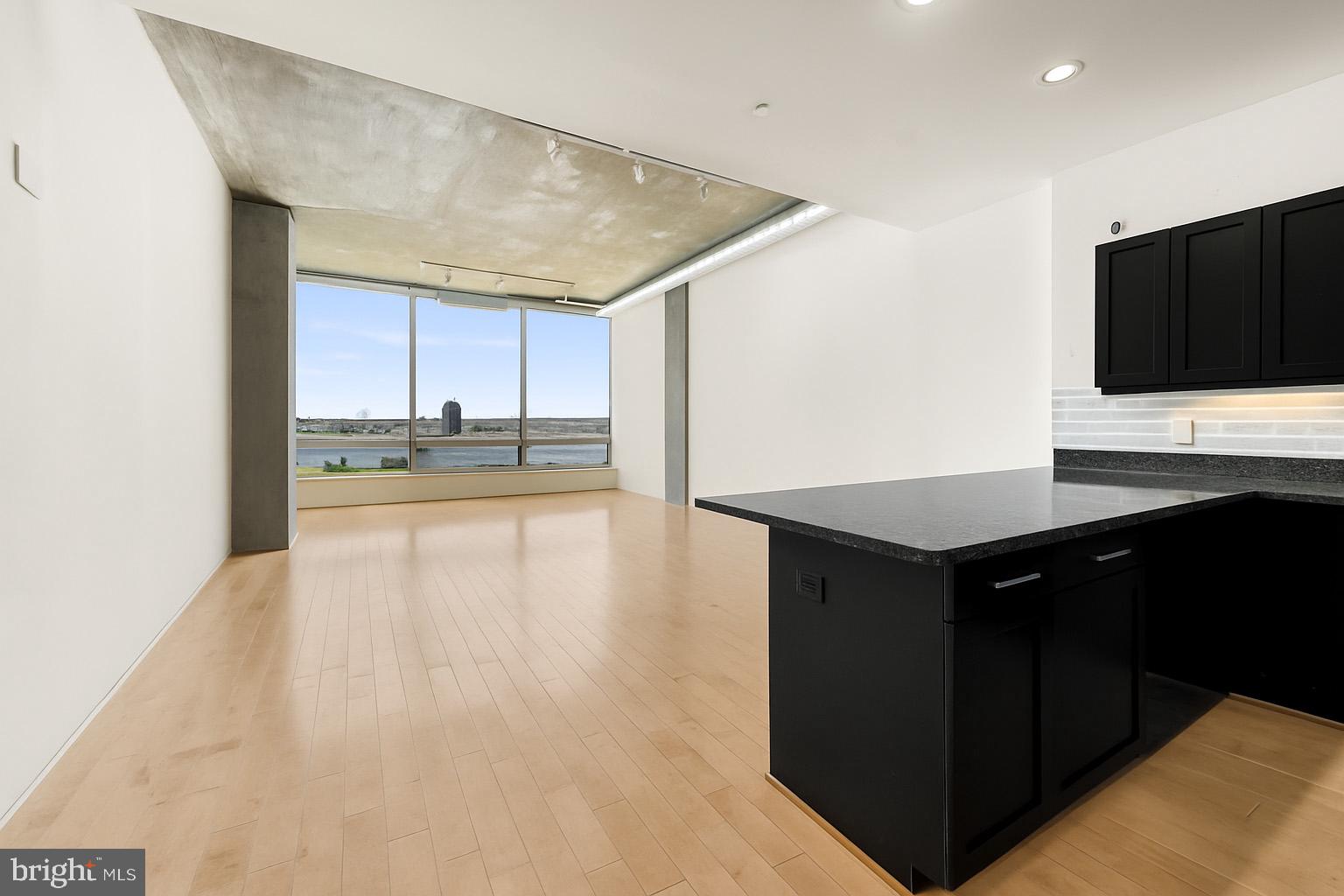 1200 Steuart Street, Unit 912 Baltimore, MD 21230 - Photo 7 of 45 Stylish kitchen with panoramic outlook