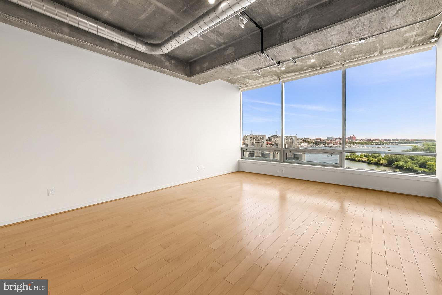 1200 Steuart Street, Unit 912 Baltimore, MD 21230 - Photo 9 of 45 Waterfront primary suite w/ luxe ensuite