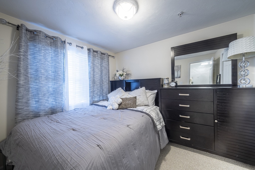 417 Hildreth Street, Unit 2 Lowell, MA 01850 - Photo 12 of 27