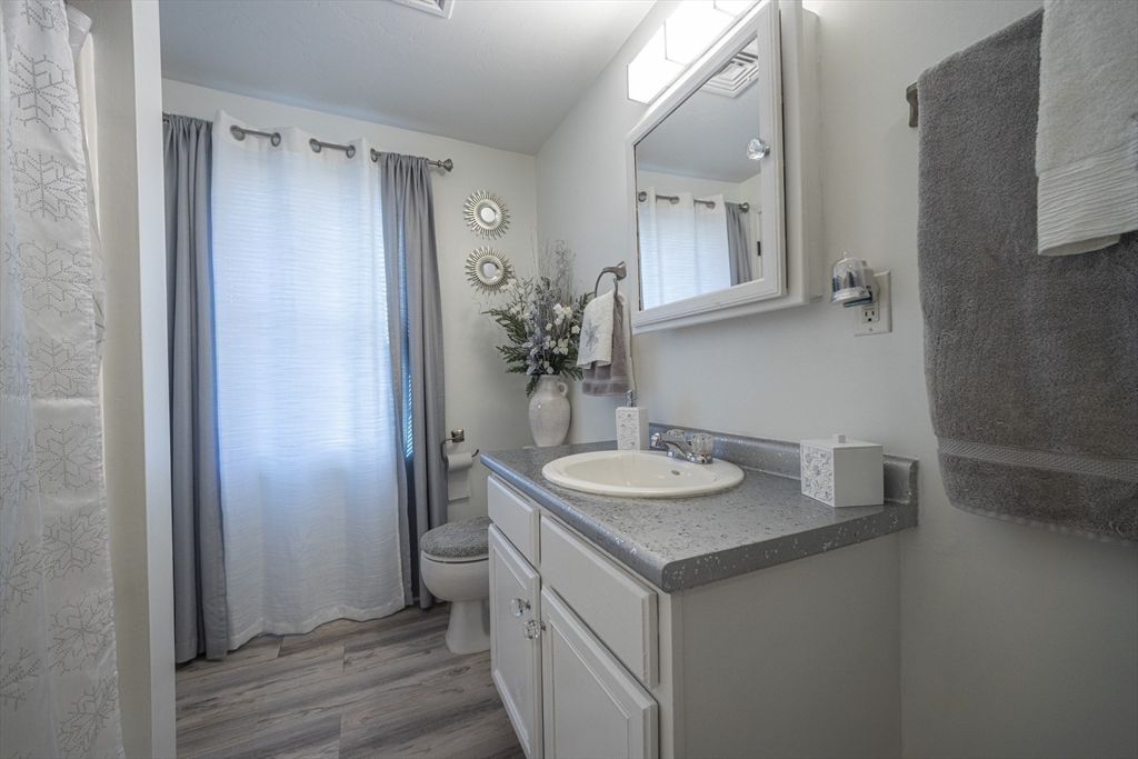 417 Hildreth Street, Unit 2 Lowell, MA 01850 - Photo 15 of 27