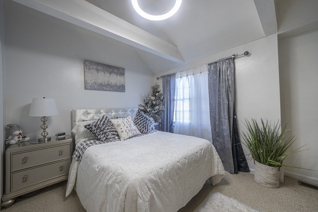 417 Hildreth Street, Unit 2 Lowell, MA 01850 - Photo 18 of 27