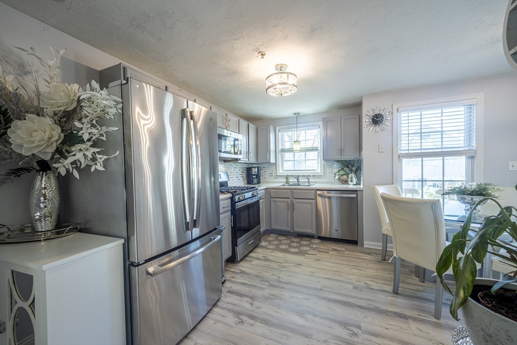 417 Hildreth Street, Unit 2 Lowell, MA 01850 - Photo 3 of 27