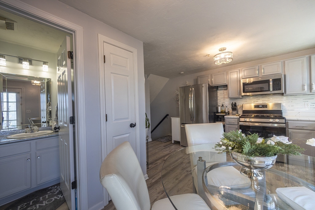 417 Hildreth Street, Unit 2 Lowell, MA 01850 - Photo 4 of 27