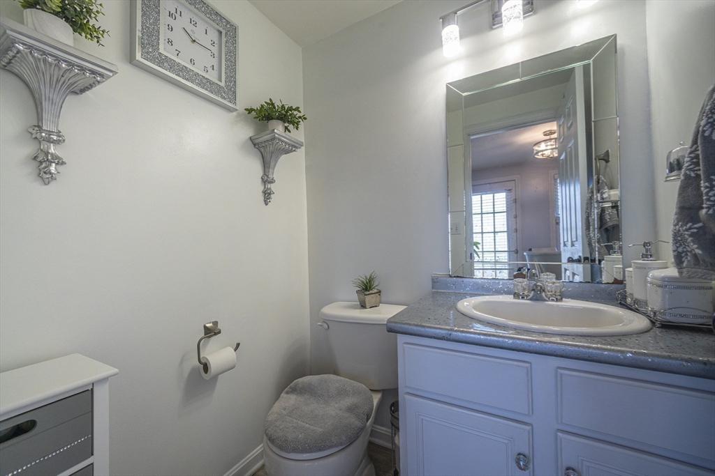 417 Hildreth Street, Unit 2 Lowell, MA 01850 - Photo 5 of 27