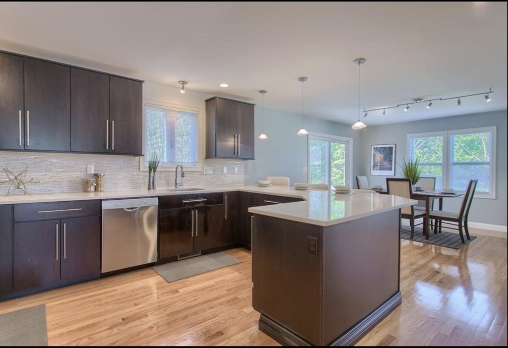 13 Cottage Street, Unit 1 Wakefield, MA 01880 - Photo 6 of 17